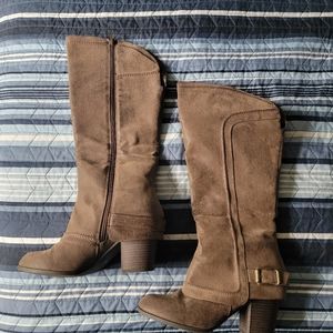 Brown boots